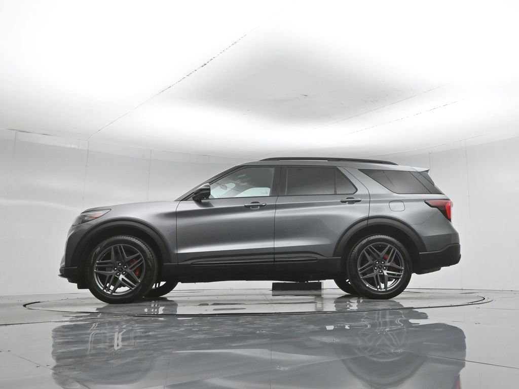 Certified 2025 Ford Explorer ST-Line w/ ST-Line Street Pack AWD/4WD image 8