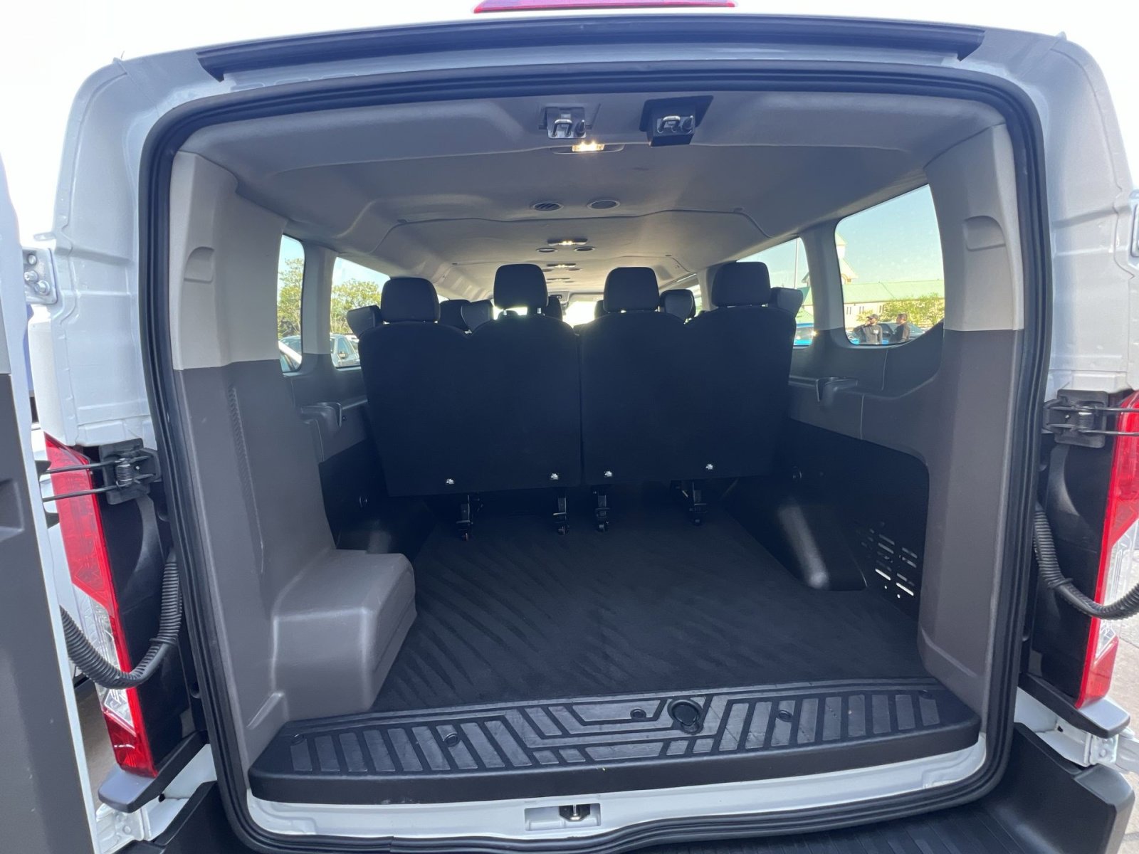 Certified 2025 Ford Transit 350 XLT RWD image 34