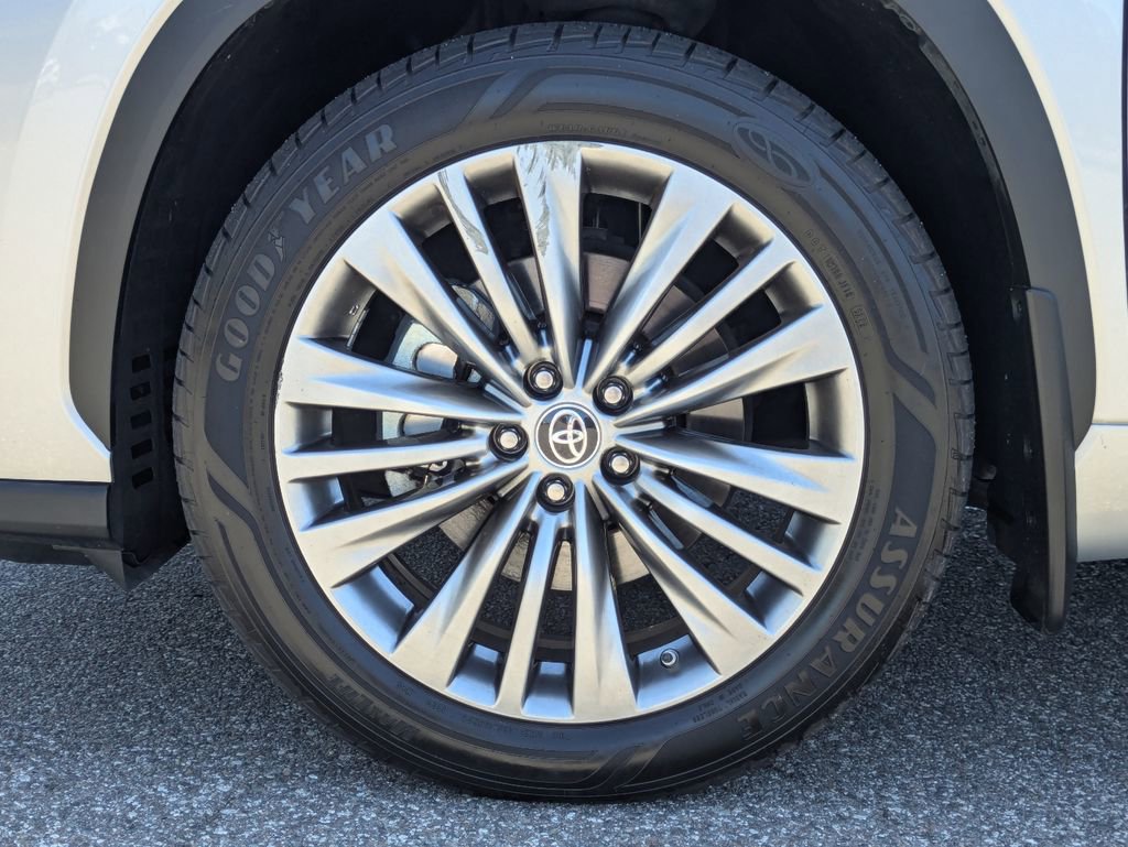 Used 2022 Toyota Highlander Platinum AWD/4WD image 10