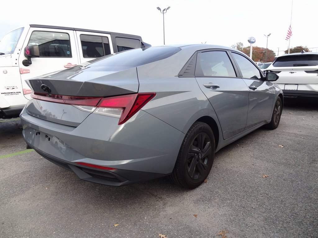 Used 2021 Hyundai Elantra SEL image 6