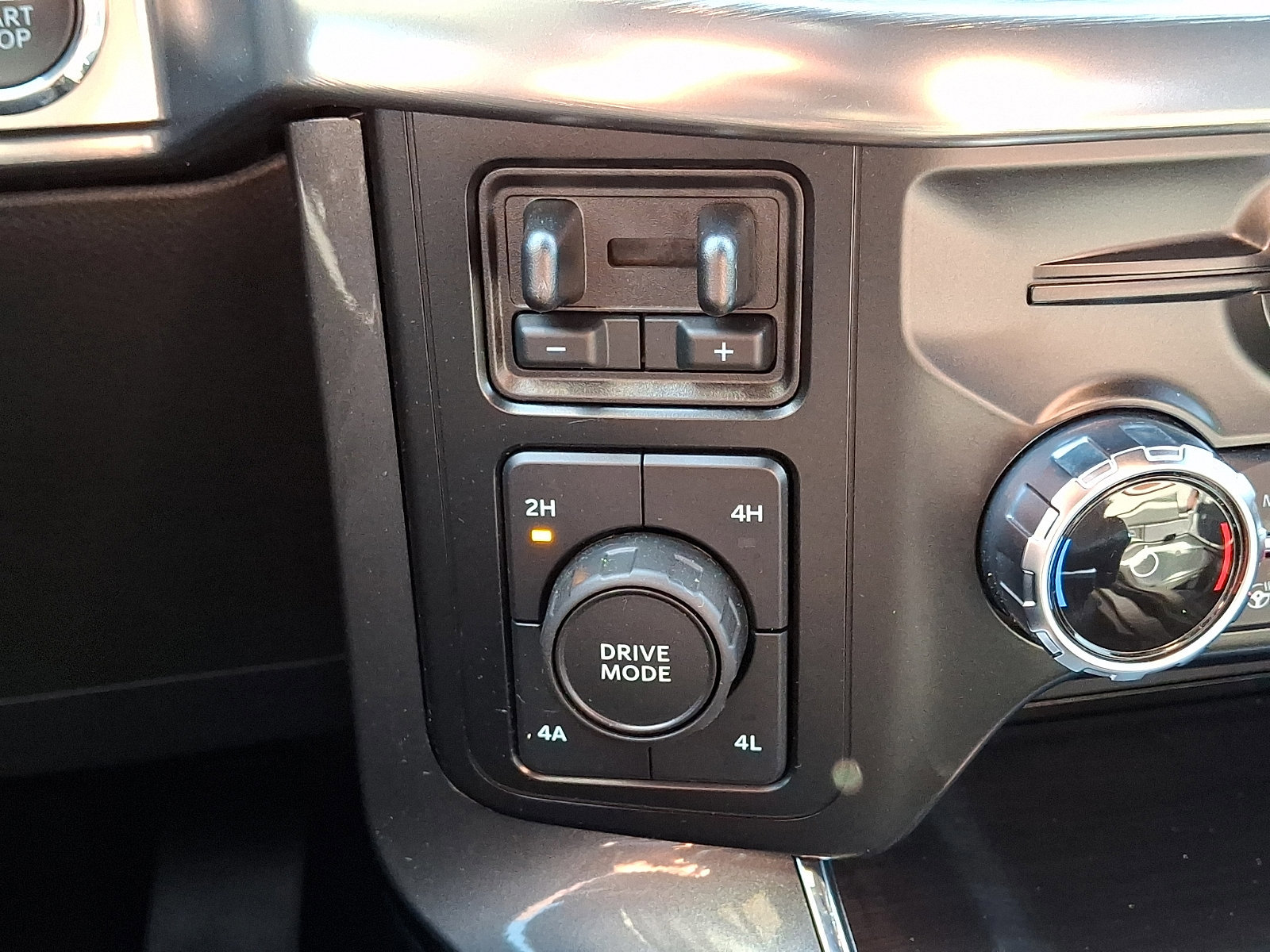 Certified 2023 Ford F150 Lariat w/ Equipment Group 502A High image 26