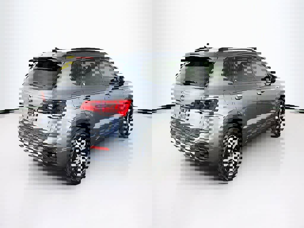 Used 2024 Volkswagen Taos S image 5