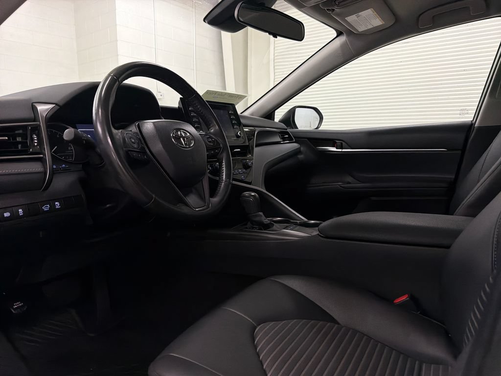 Used 2024 Toyota Camry SE FWD image 6