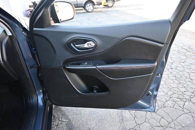 Used 2019 Jeep Cherokee Trailhawk w/ Comfort/Convenience Group AWD/4WD image 22