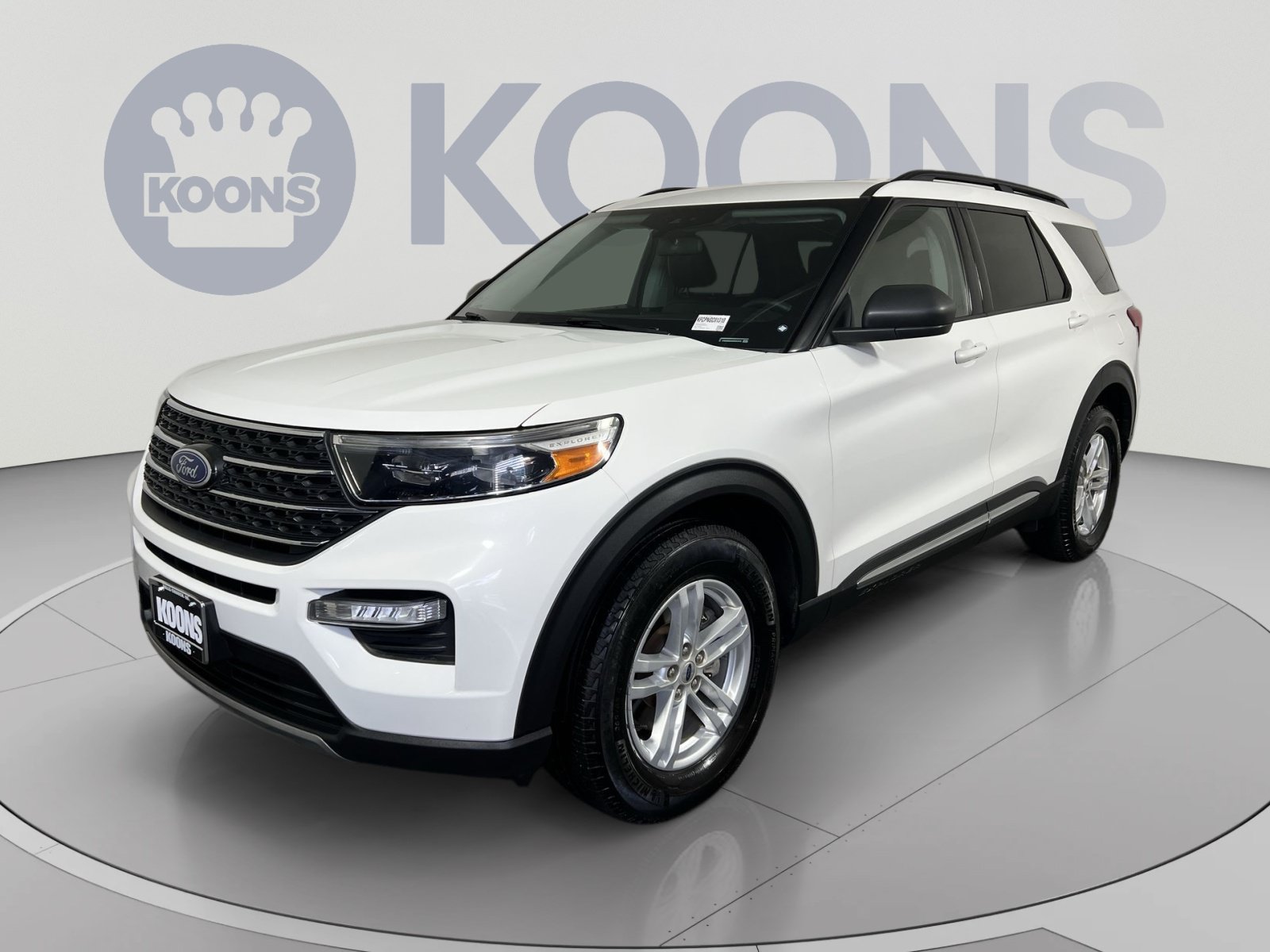 Certified 2022 Ford Explorer XLT w/ Equipment Group 202A AWD/4WD image 5