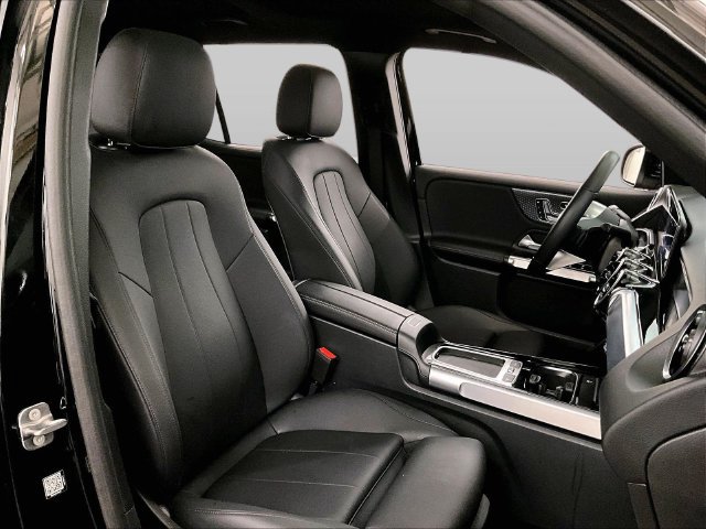 Used 2026 Mercedes-Benz GLB 250 4MATIC image 7