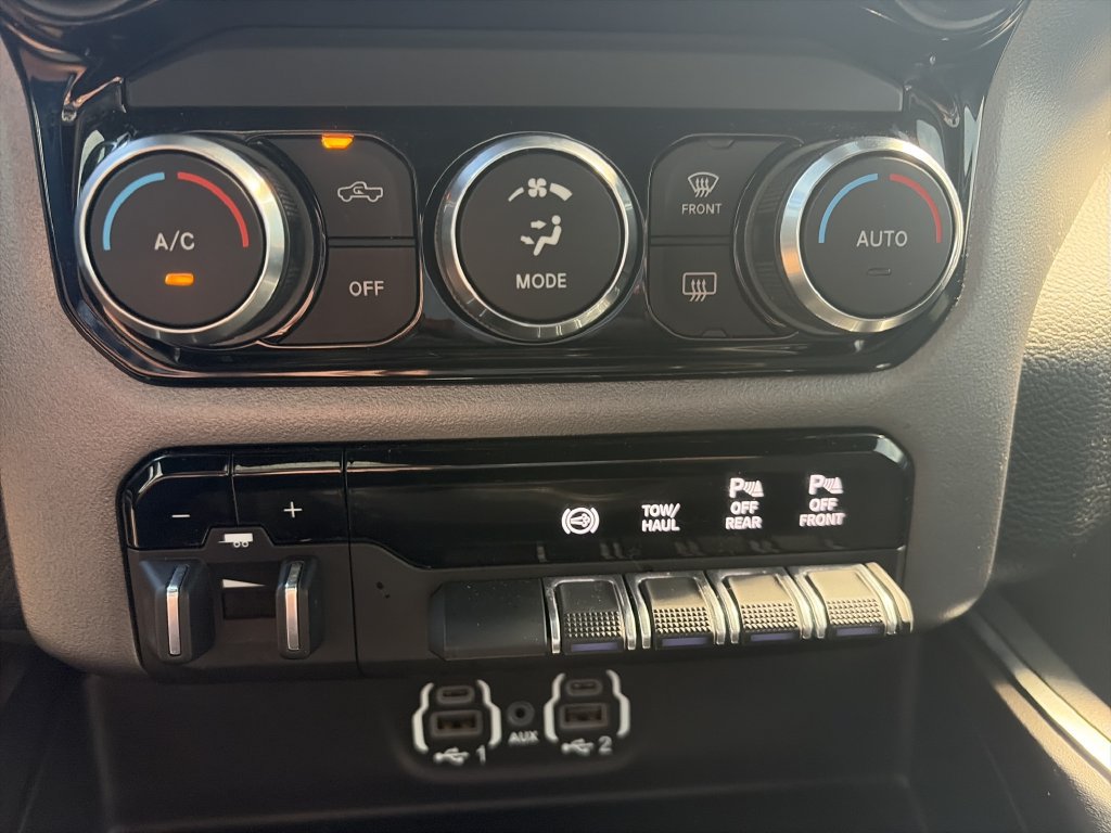 Used 2024 RAM 2500 Big Horn w/ Night Edition AWD/4WD image 25