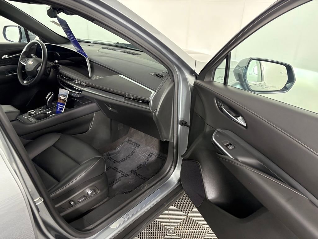 Used 2024 Cadillac XT4 Premium Luxury image 35