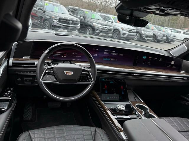 Used 2026 Cadillac Escalade Platinum Sport image 9
