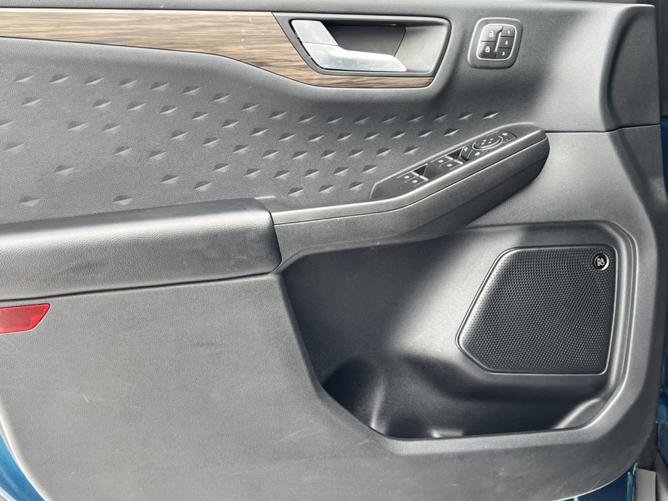 Certified 2020 Ford Escape Titanium image 18