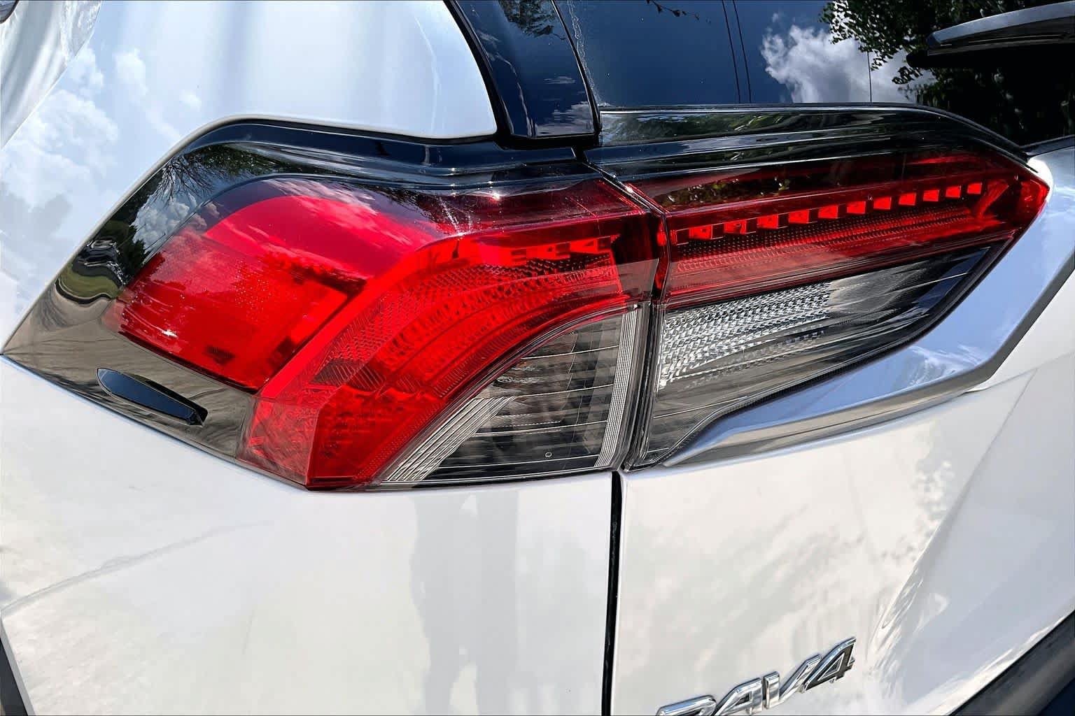 Used 2020 Toyota RAV4 Limited w/ Limited Grade Weather Package AWD/4WD image 28
