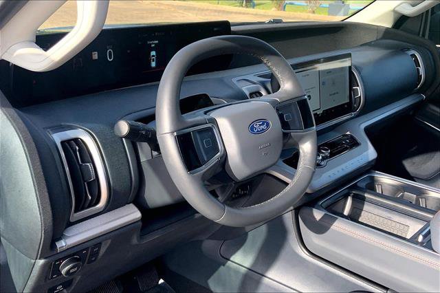 Certified 2025 Ford Expedition Active AWD/4WD image 14