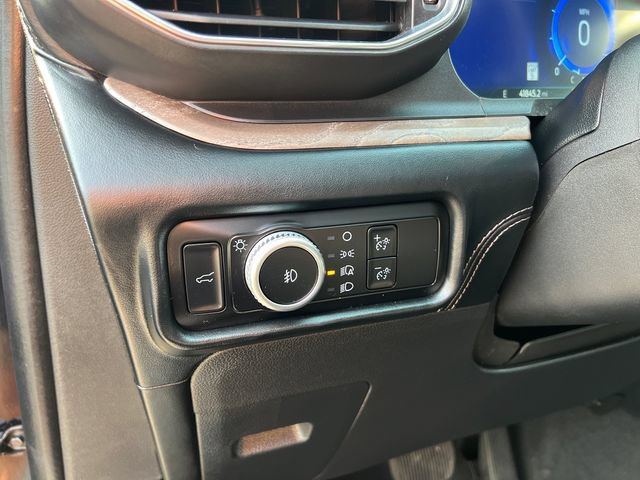 Certified 2023 Ford Explorer Platinum w/ Technology Package AWD/4WD image 13