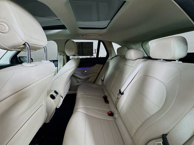 Used 2020 Mercedes-Benz GLC 300 image 28