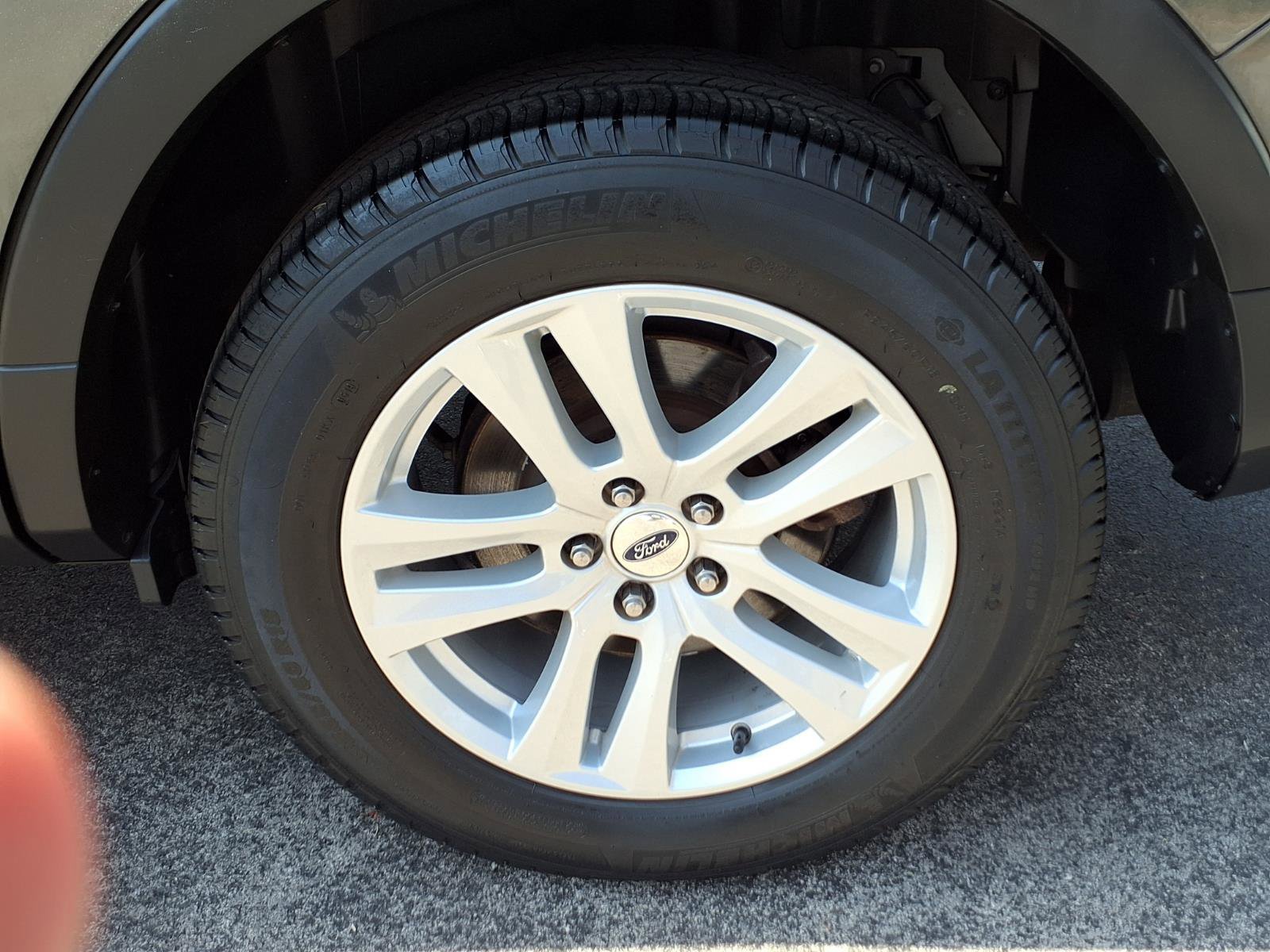 Certified 2019 Ford Explorer XLT w/ Equipment Group 202A AWD/4WD image 10