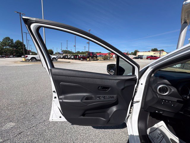 Used 2021 Nissan Versa S FWD image 8