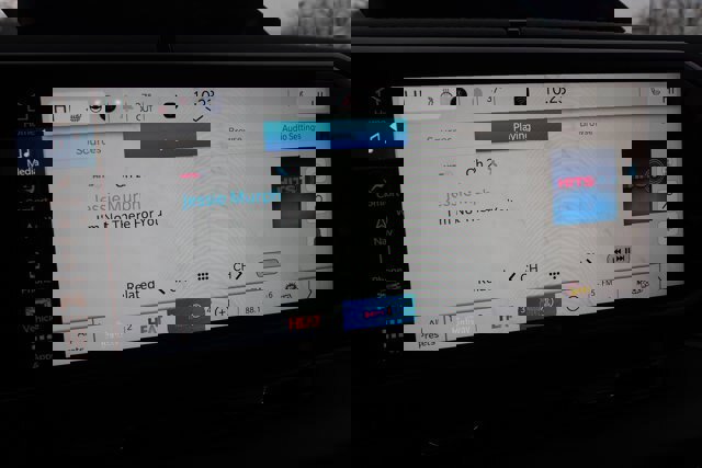 Used 2024 Jeep Wrangler Unlimited Sahara w/ Technology Group image 26