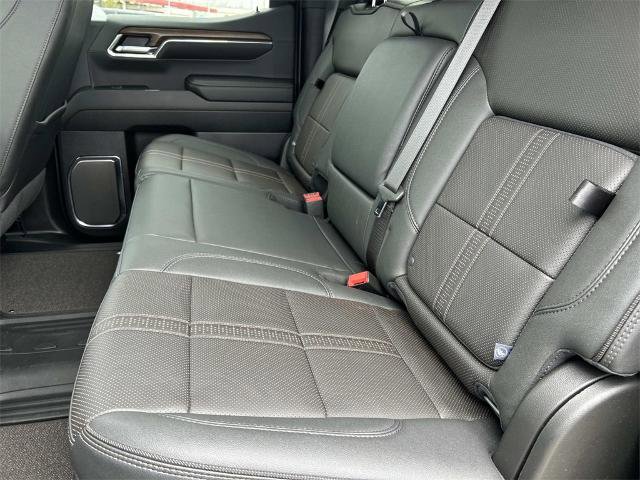 Used 2024 Chevrolet Silverado 1500 High Country w/ Technology Package image 16