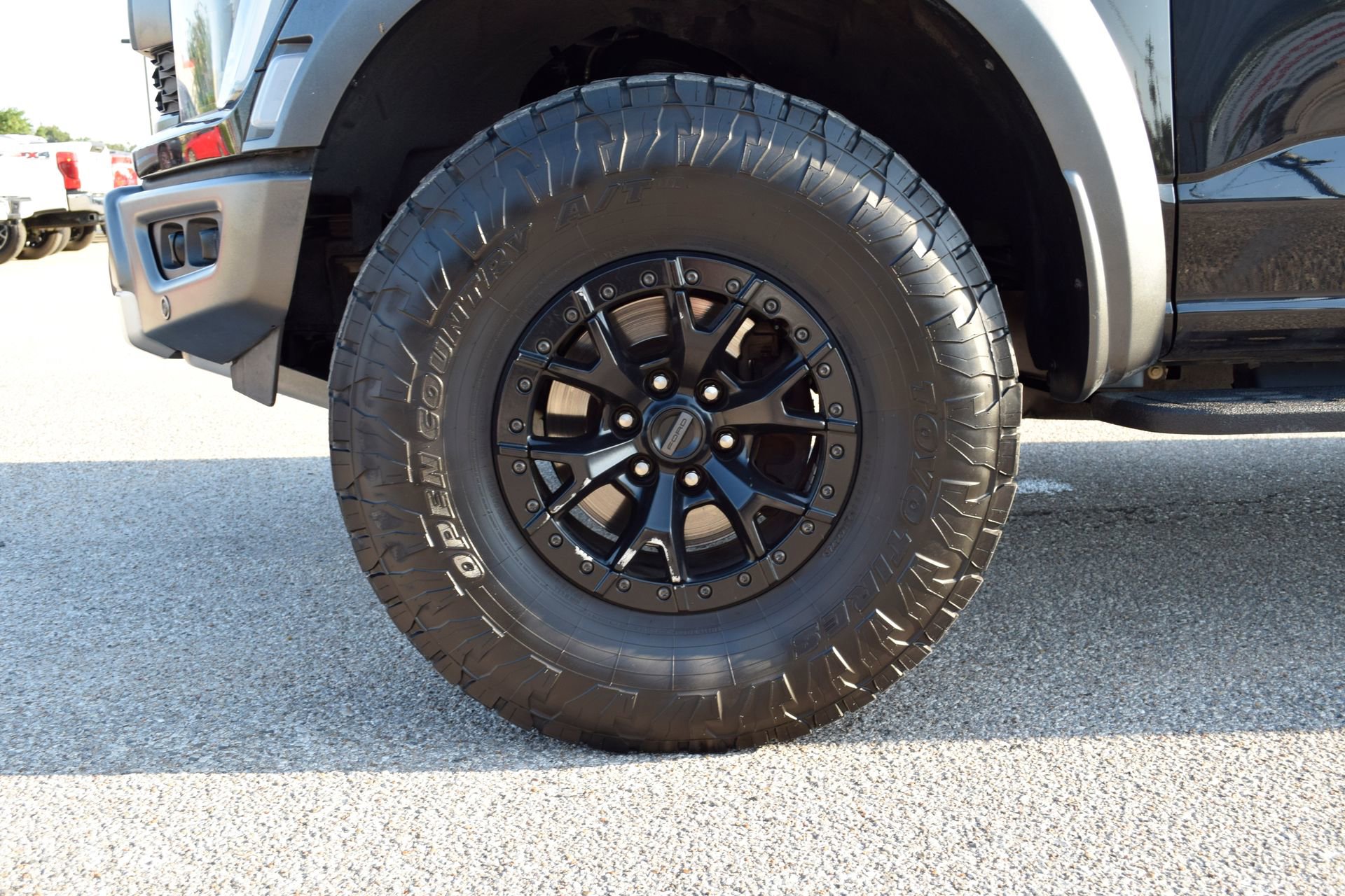 Certified 2023 Ford F150 Raptor w/ Raptor 37 Performance Package AWD/4WD image 25