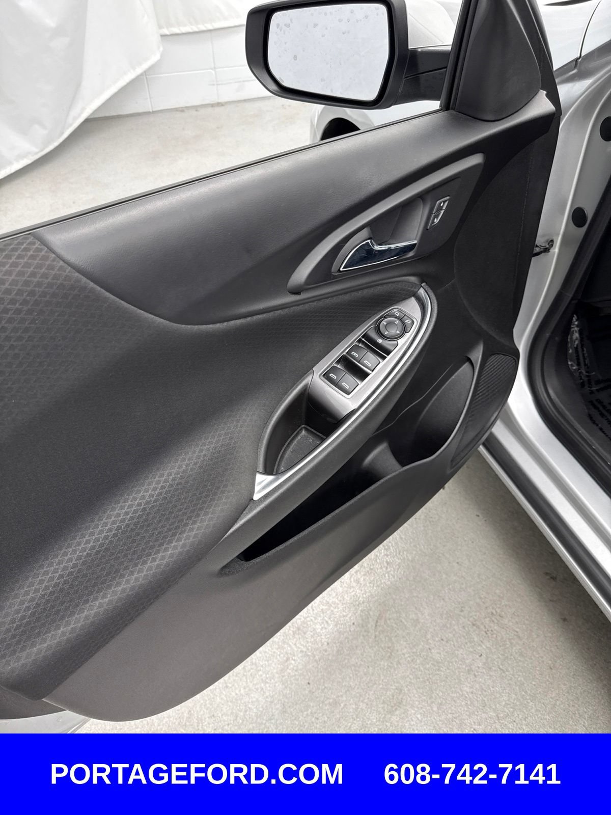 Used 2018 Chevrolet Malibu LT FWD image 13