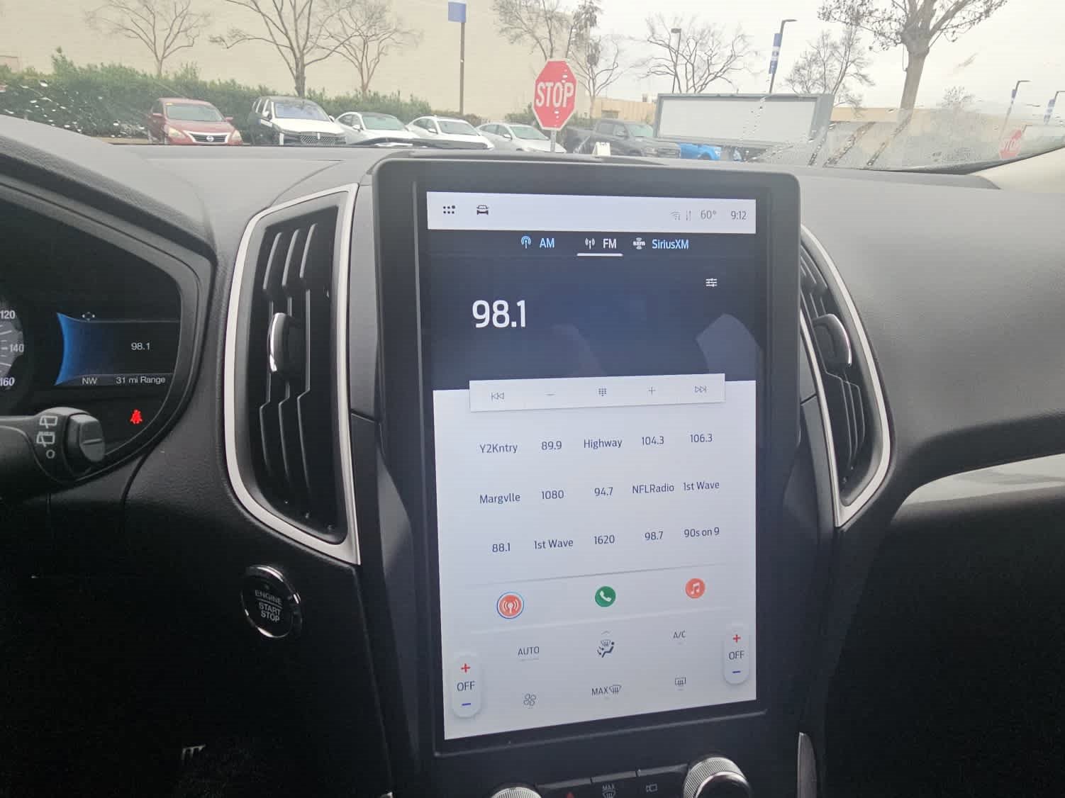 Certified 2024 Ford Edge SE w/ Black Appearance Package image 16