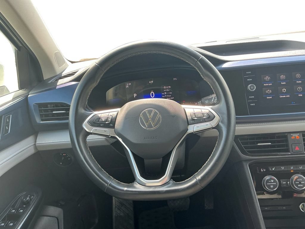 Used 2024 Volkswagen Taos SE FWD image 18