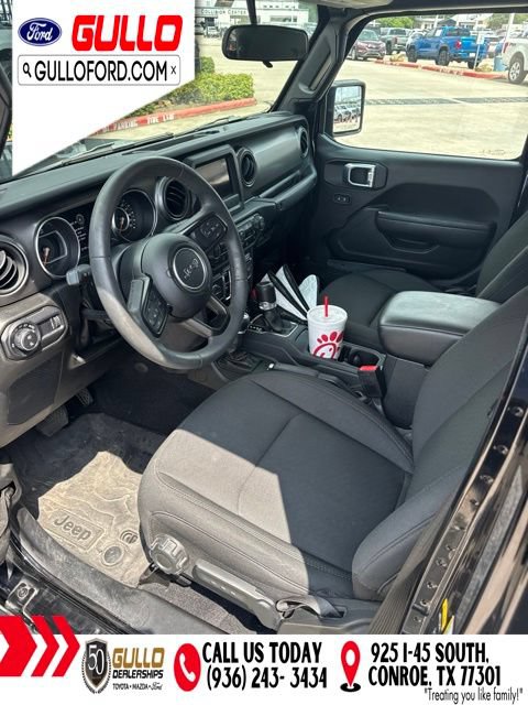 Used 2023 Jeep Gladiator Sport AWD/4WD image 3