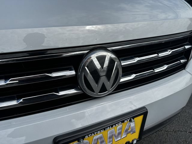 Used 2018 Volkswagen Tiguan SEL AWD/4WD image 10