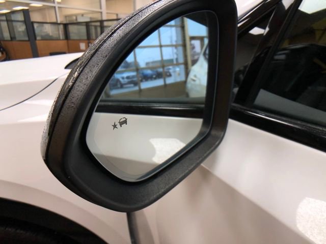 Used 2022 Buick Envision Essence w/ Sport Touring Package image 22