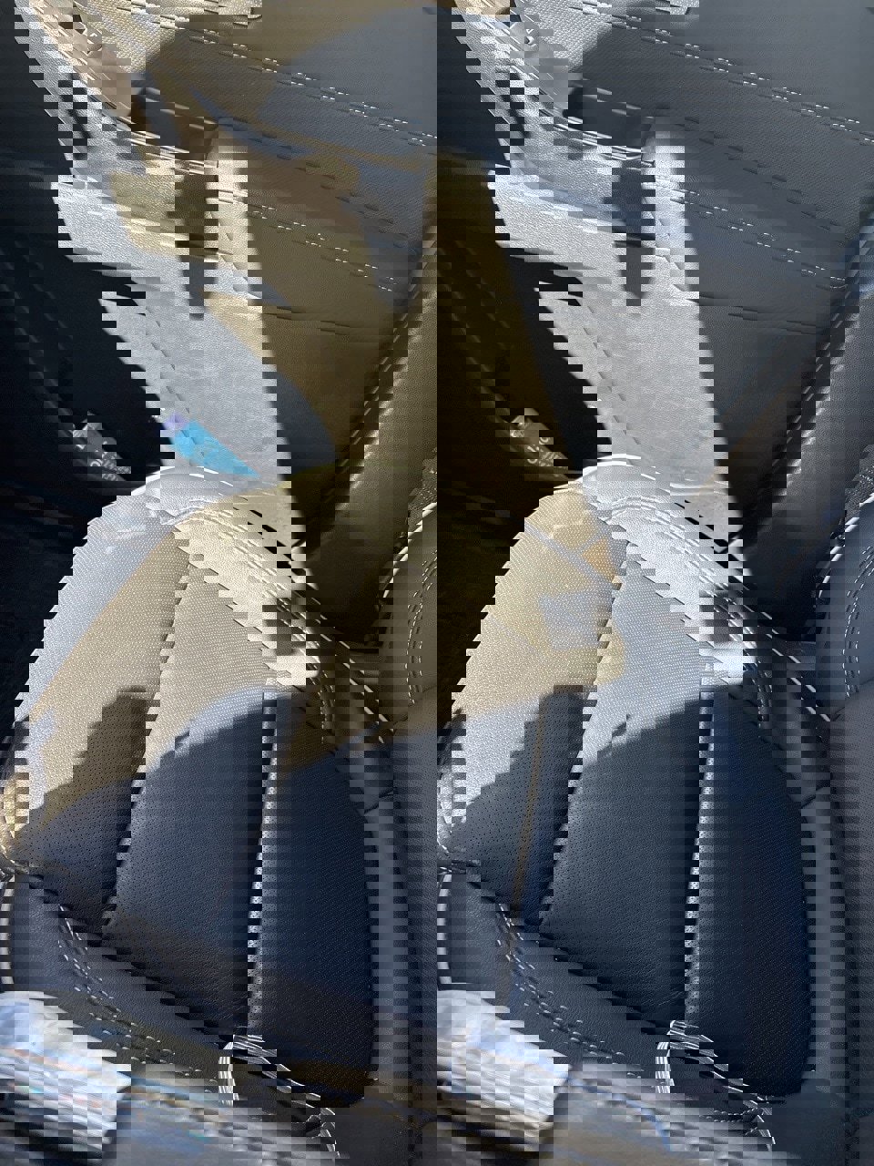 Used 2023 Chevrolet Traverse Premier image 12