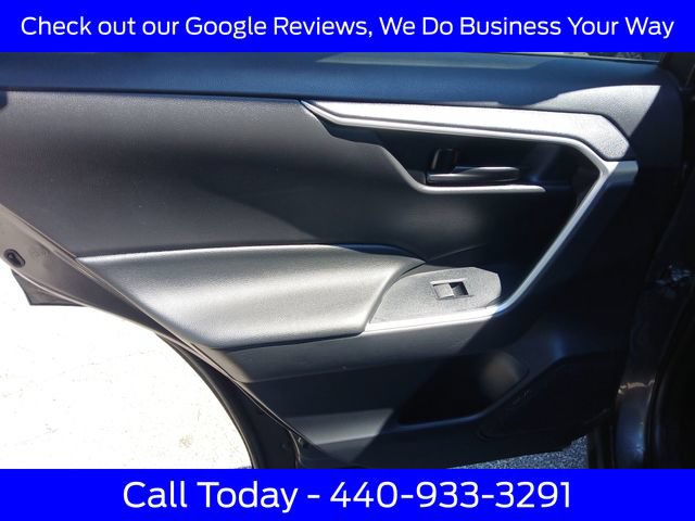 Used 2022 Toyota RAV4 XLE Premium AWD/4WD image 31
