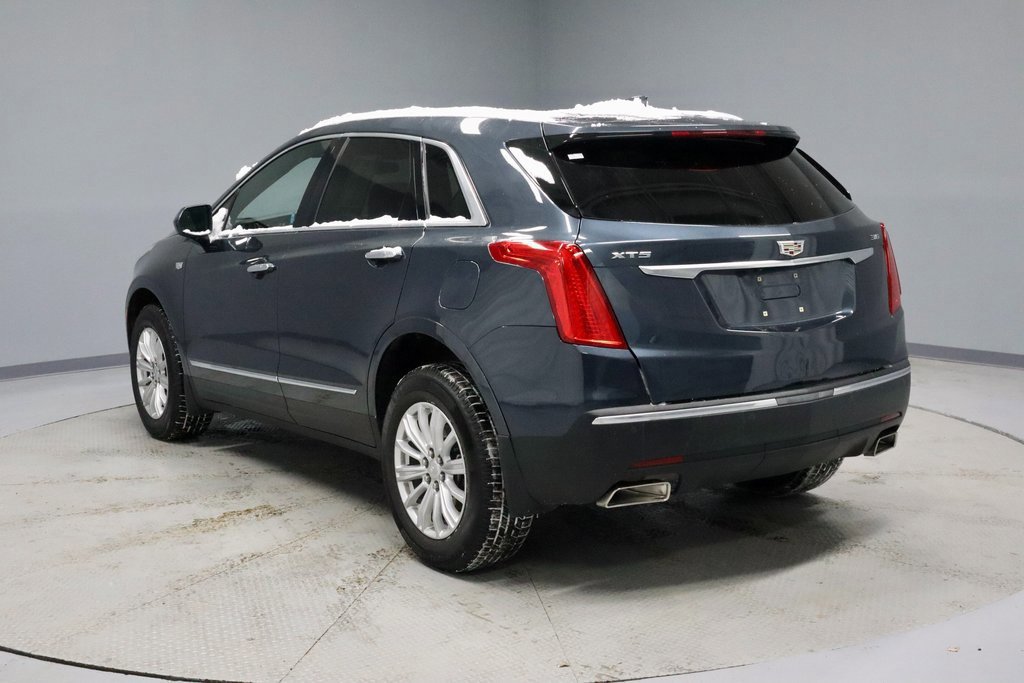 Used 2019 Cadillac XT5 Base image 3