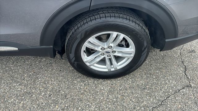 Certified 2022 Ford Explorer XLT w/ Equipment Group 202A image 30