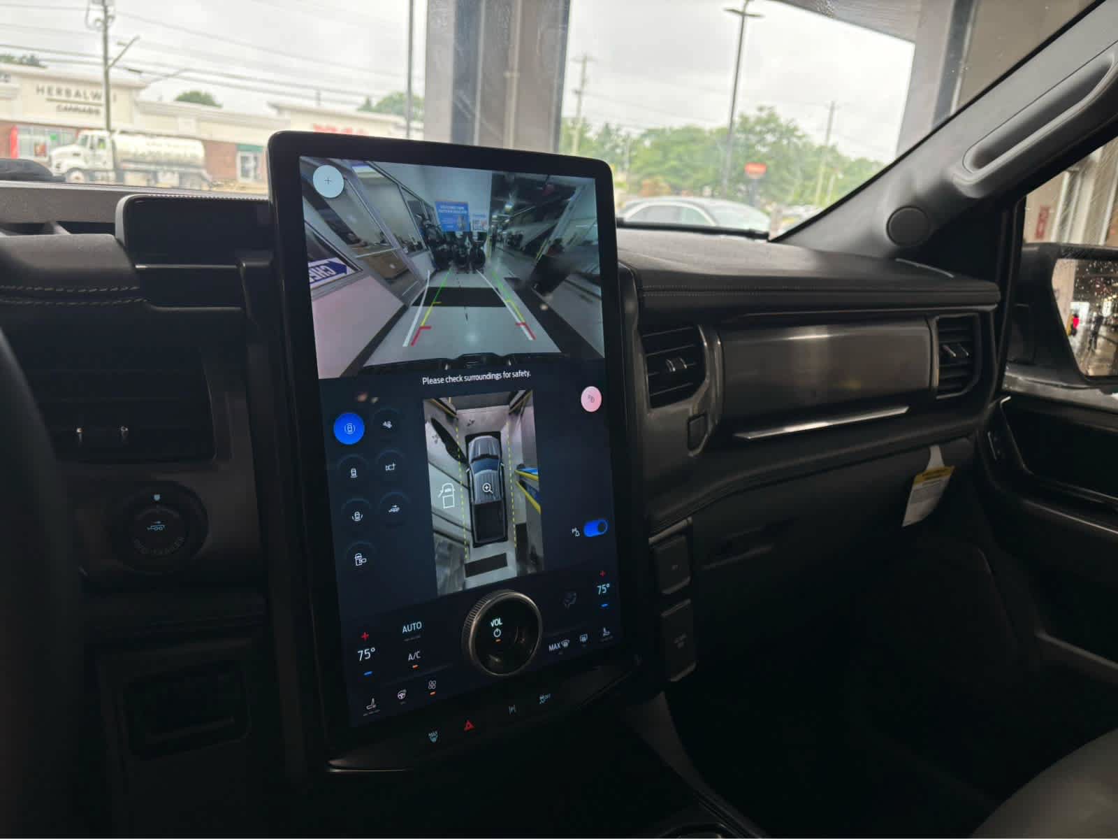 Certified 2025 Ford F150 Lightning Flash AWD/4WD image 26