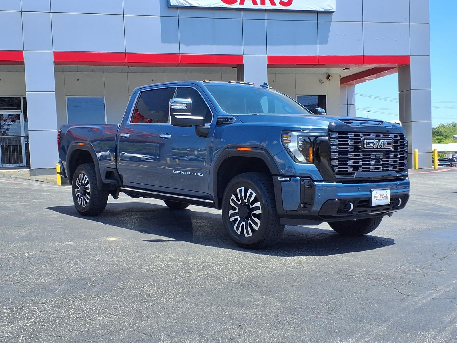 Used 2025 GMC Sierra 2500 Denali Ultimate w/ Max Trailering Package AWD/4WD image 4