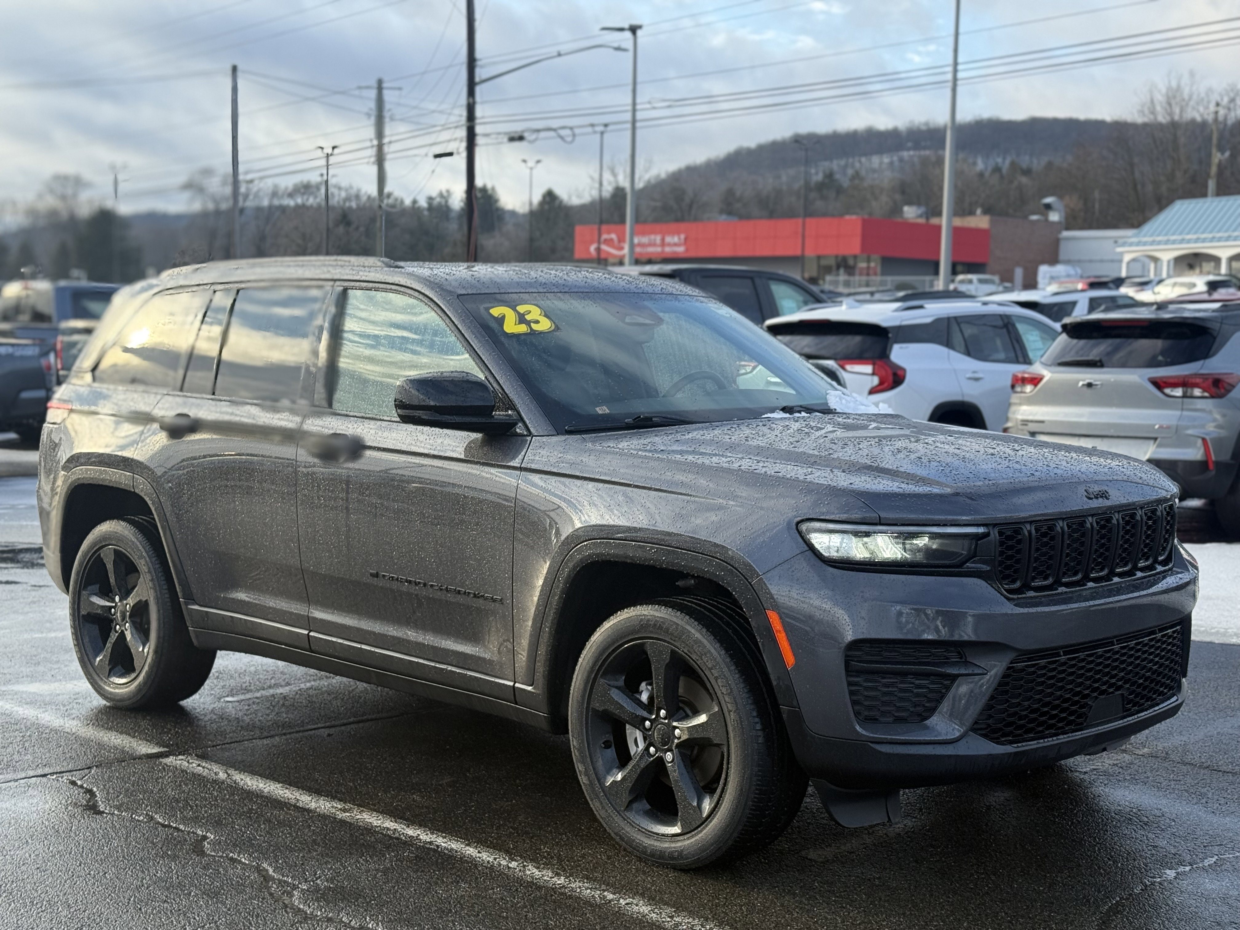 Used 2023 Jeep Grand Cherokee Altitude