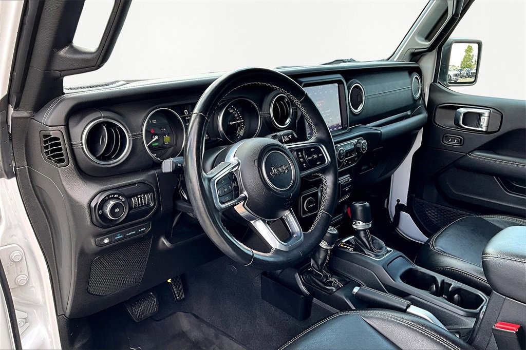 Used 2022 Jeep Wrangler Unlimited Sahara w/ Cold Weather Group image 14