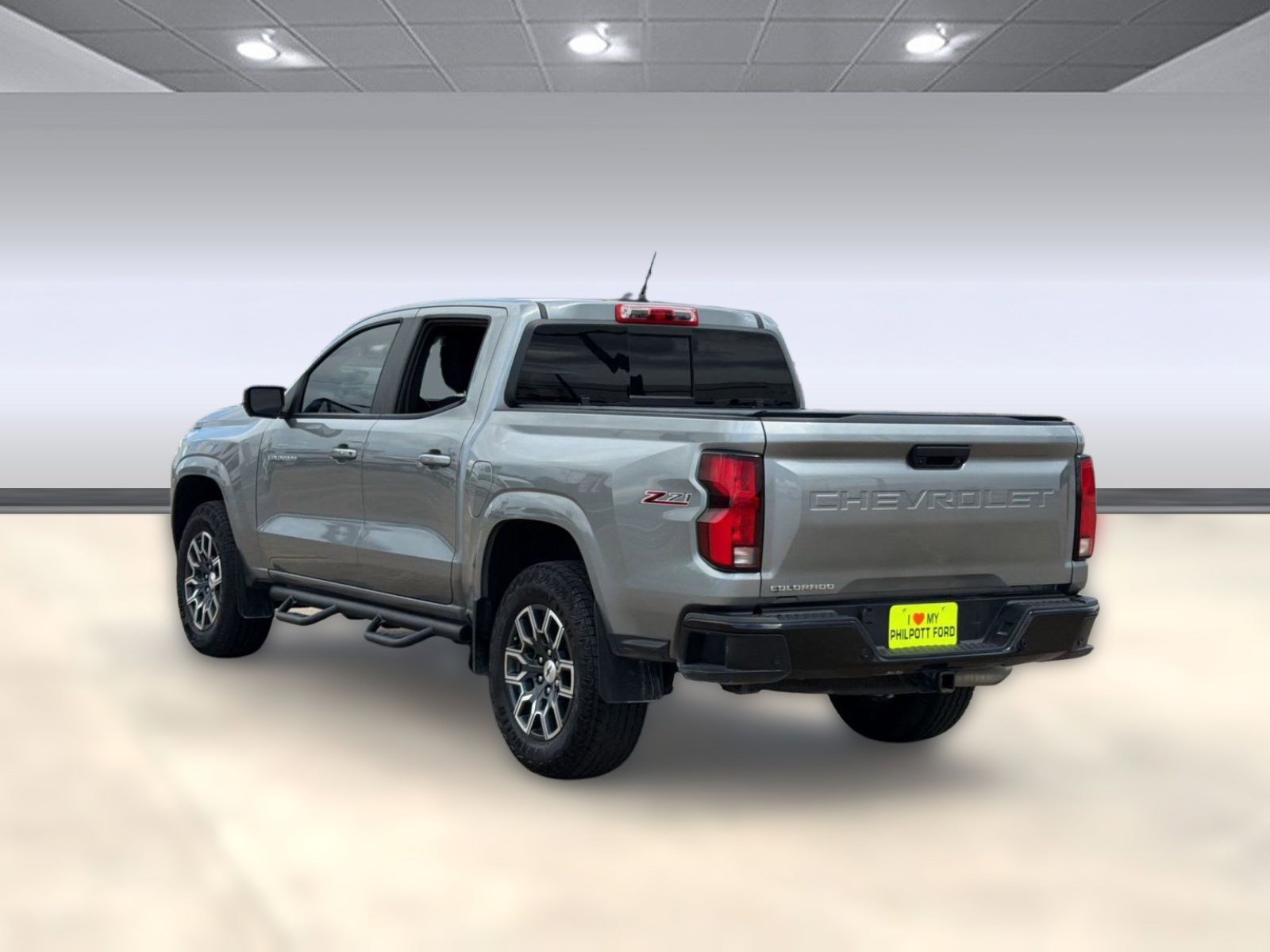 Used 2026 Chevrolet Colorado Z71 w/ Technology Package AWD/4WD image 3