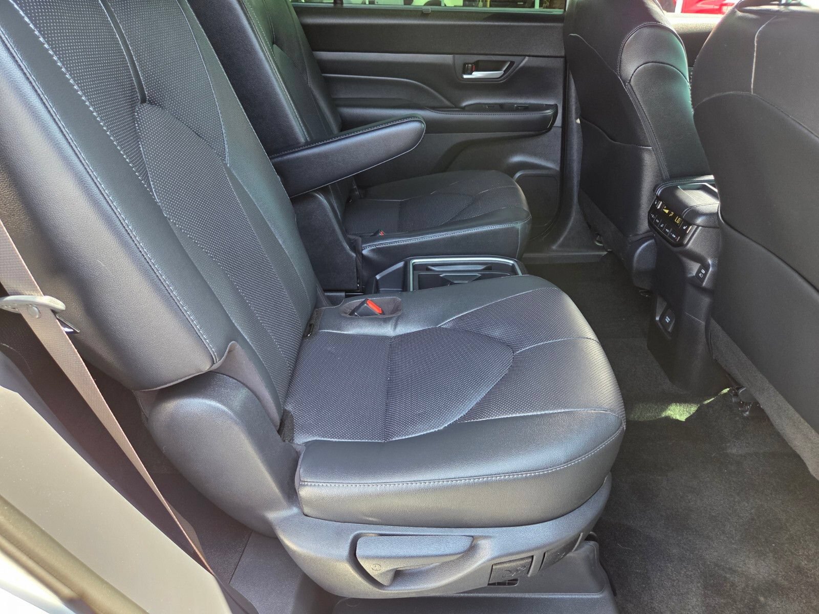 Used 2026 Toyota Grand Highlander AWD Hybrid image 16
