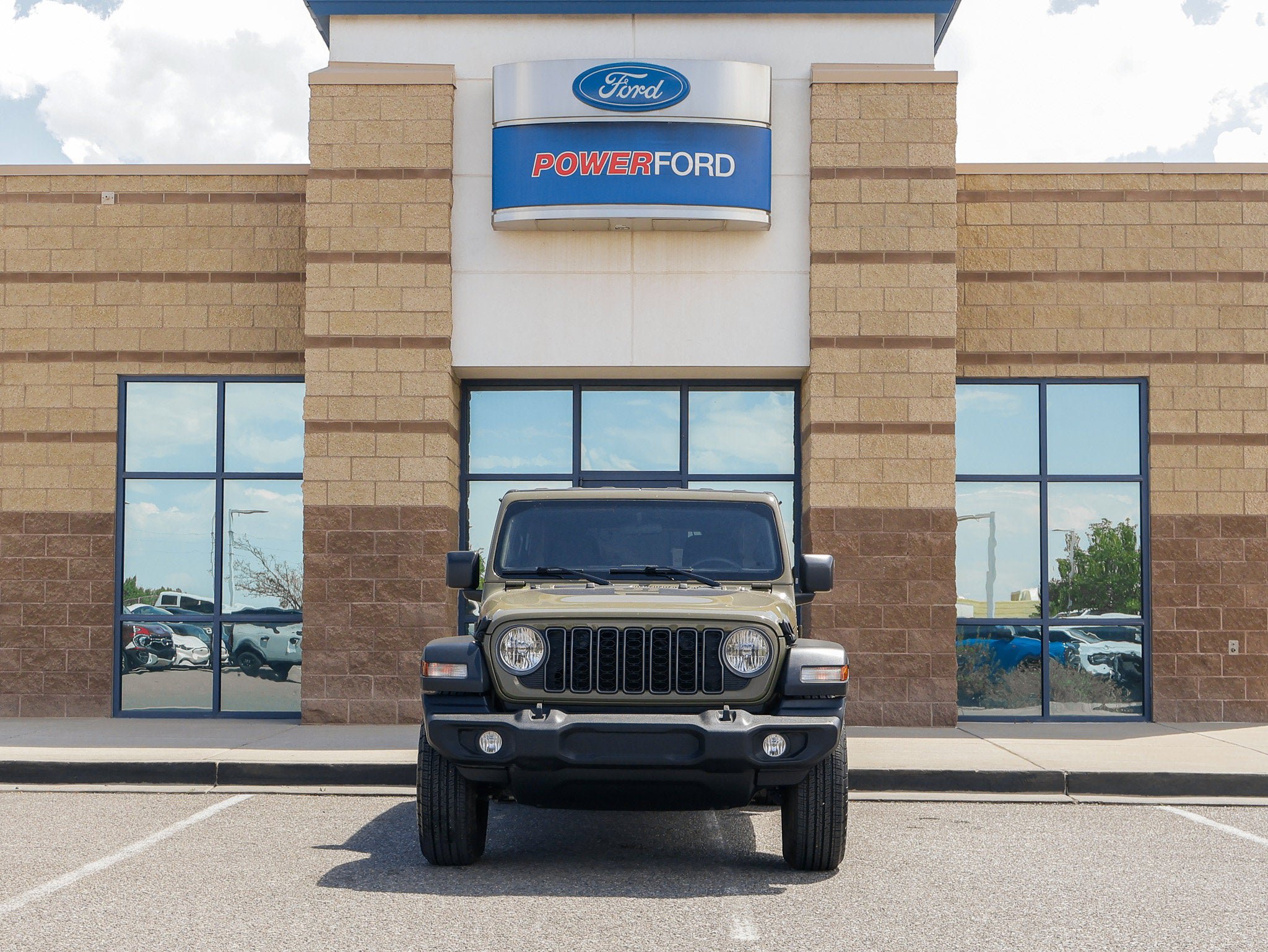 Used 2025 Jeep Wrangler Unlimited Sport AWD/4WD image 3