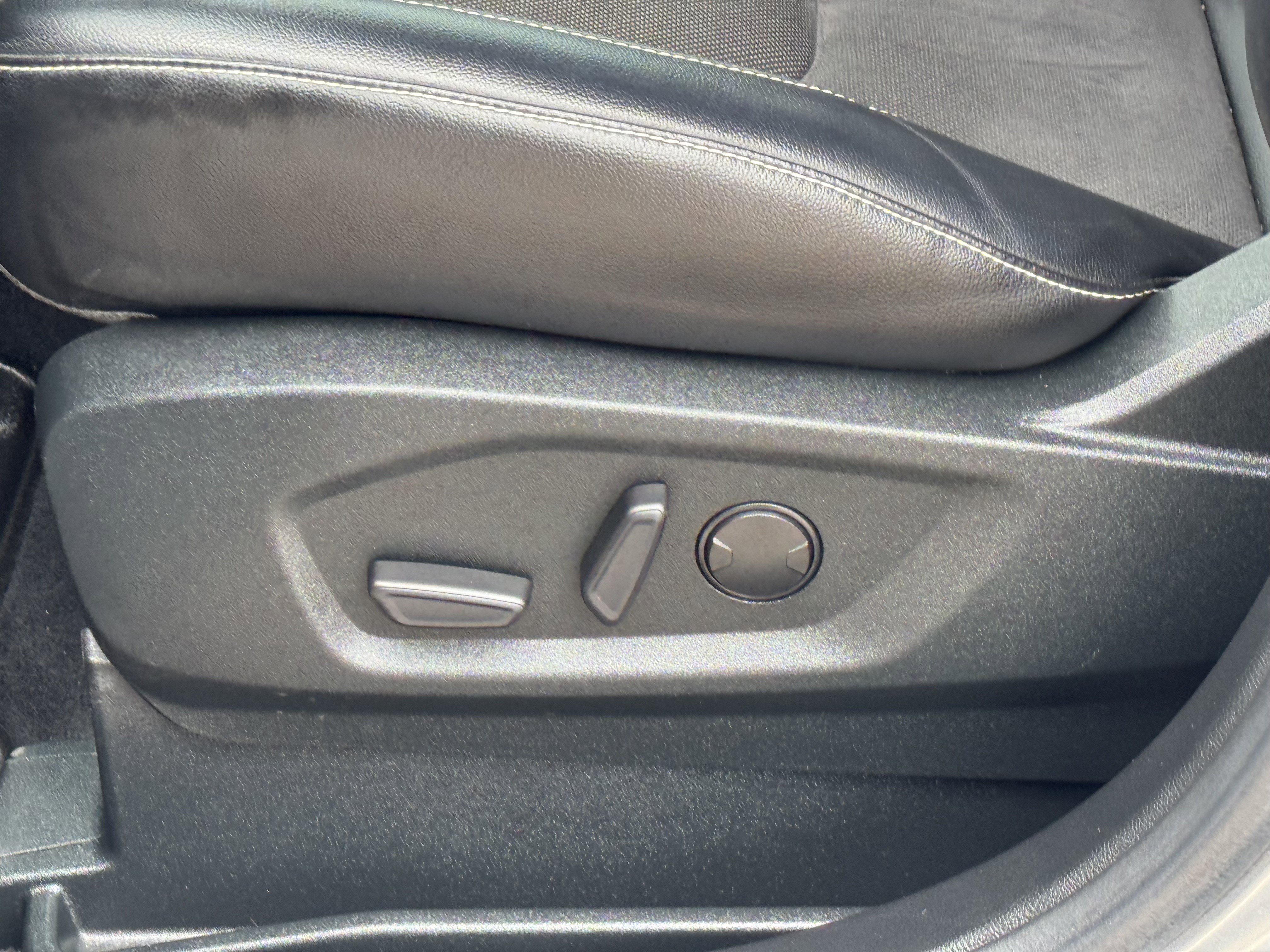 Certified 2022 Ford Edge ST image 16