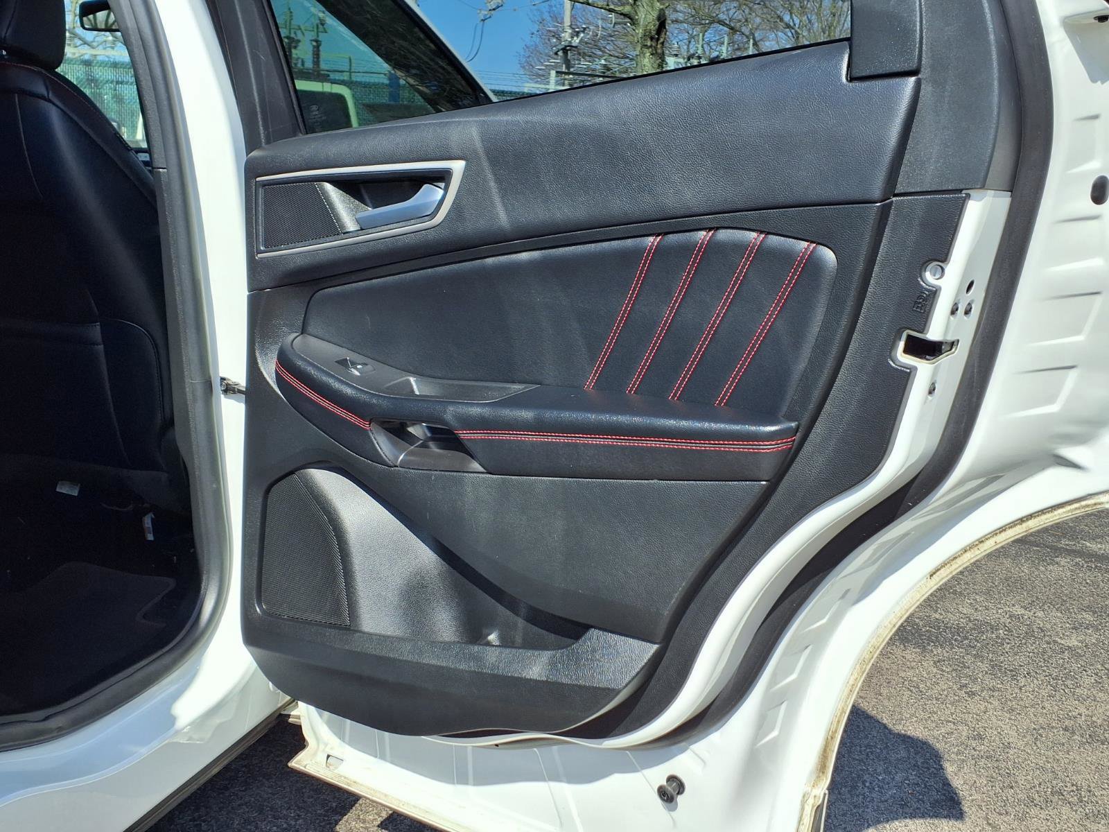 Certified 2022 Ford Edge ST-Line w/ Cargo Accessory Package image 14