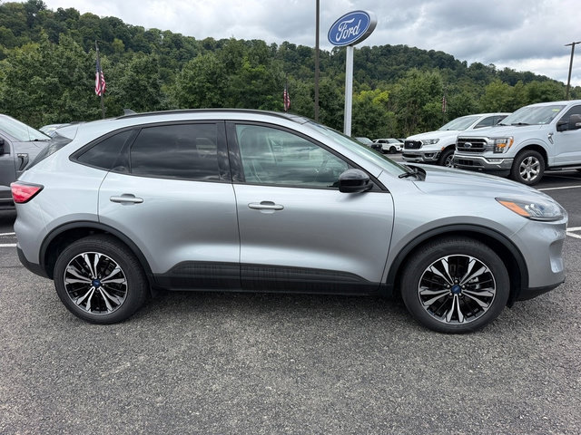 Certified 2022 Ford Escape SEL w/ SEL Stealth AWD Package image 9