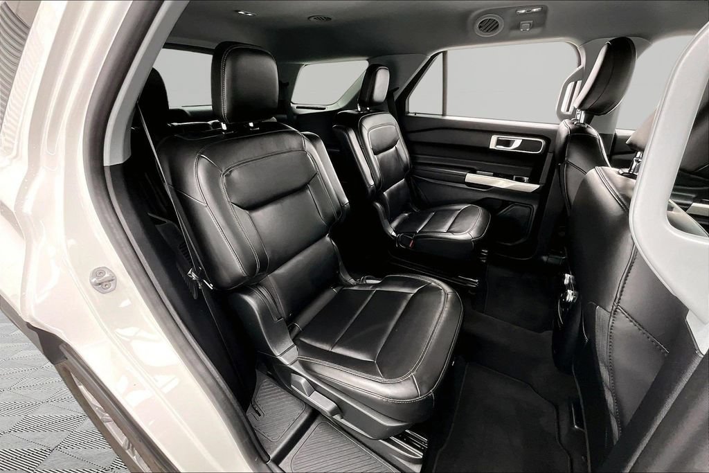 Certified 2022 Ford Explorer XLT w/ Equipment Group 202A AWD/4WD image 27