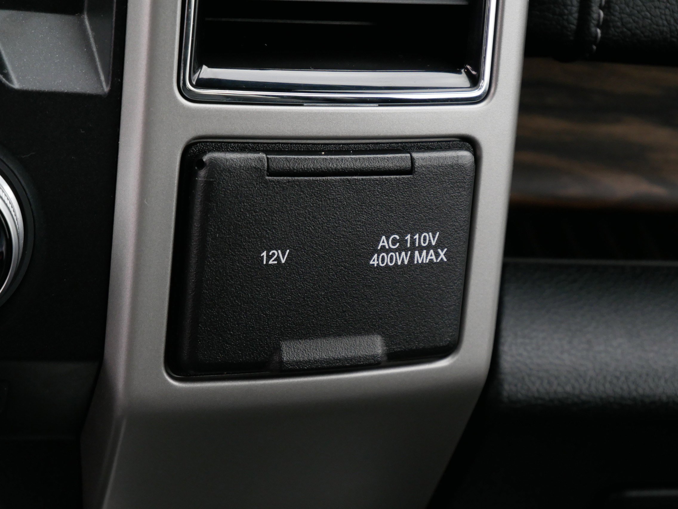 Certified 2018 Ford F150 Lariat w/ Equipment Group 502A Luxury image 32