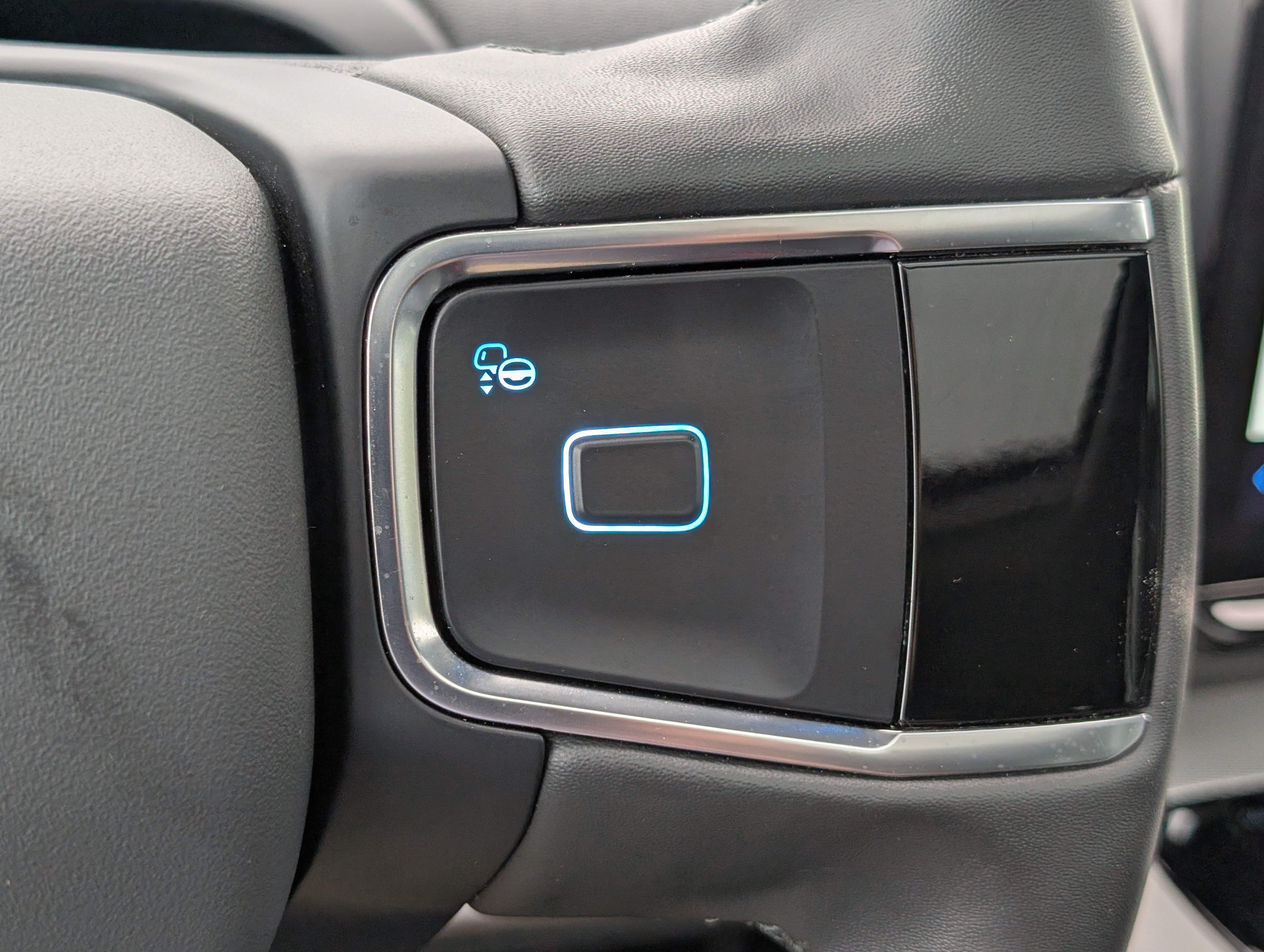 Certified 2025 Ford Expedition Active AWD/4WD image 29
