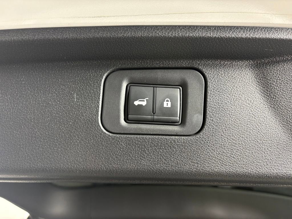 Used 2025 Nissan Armada PRO-4X image 34