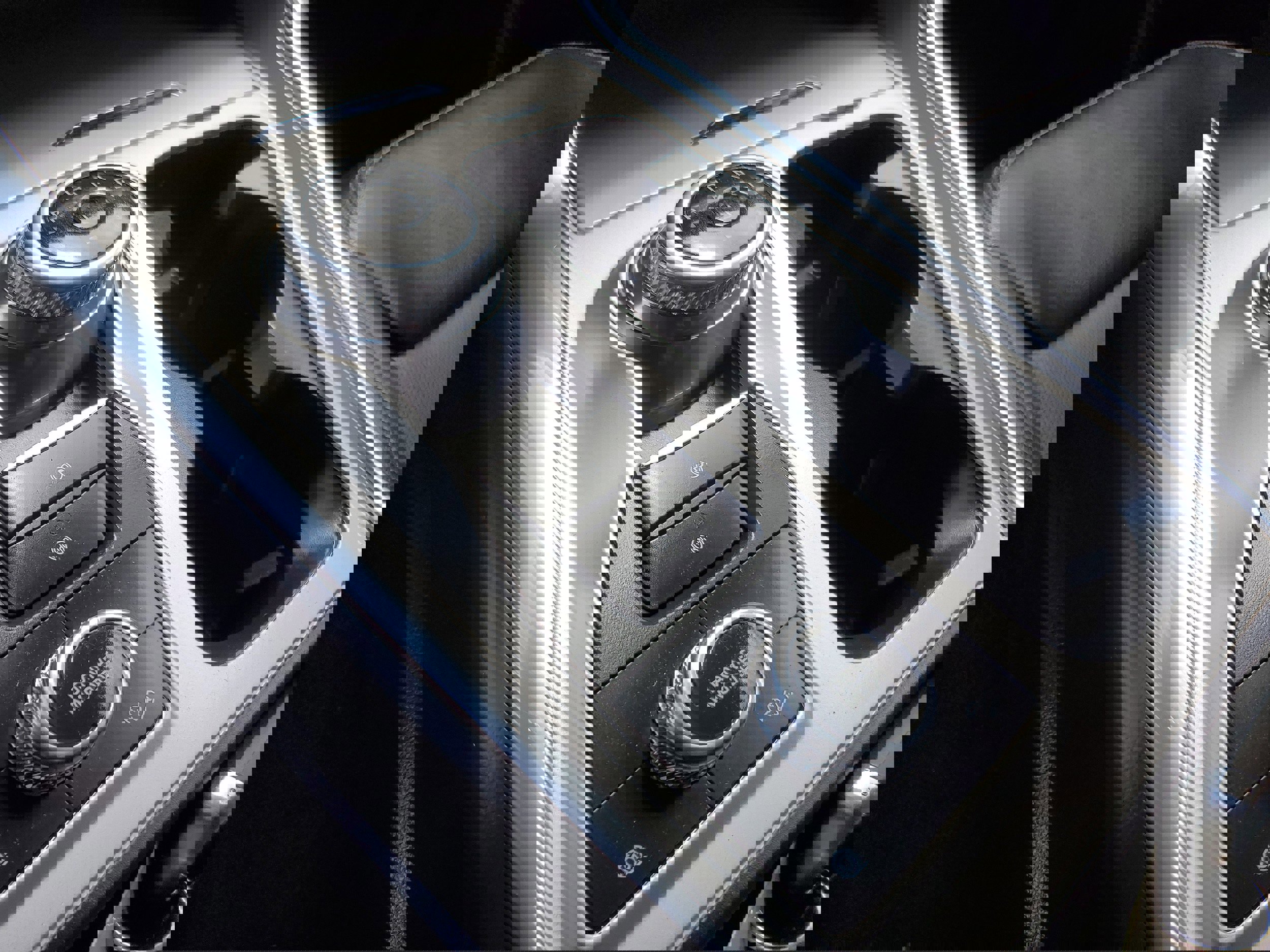 Certified 2022 Ford Explorer Limited w/ Hybrid Equipment Group 310A image 33