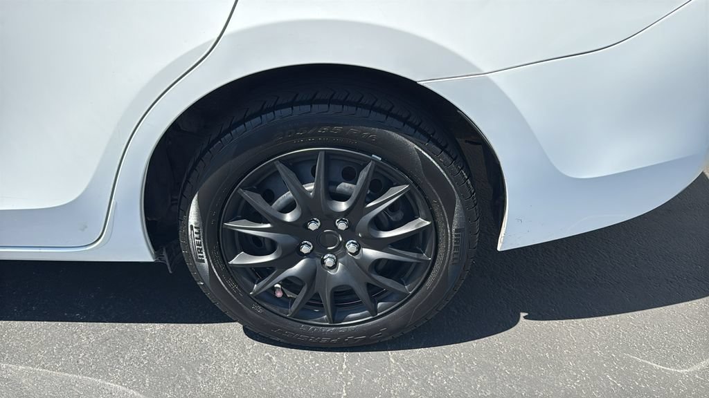 Used 2019 Toyota Corolla LE w/ Carpet Mat Package (TMS) FWD image 8