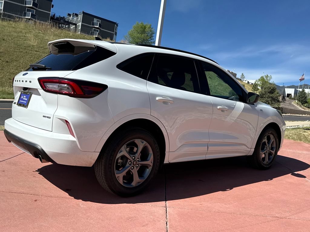 Certified 2023 Ford Escape ST-Line AWD/4WD image 9